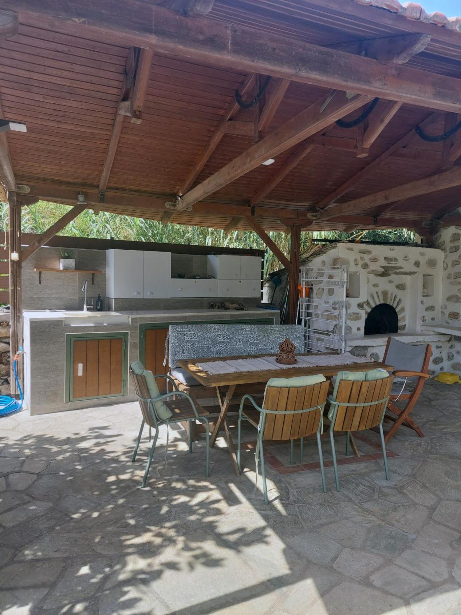 וילה The Cocoon And Olives Hut קורופי