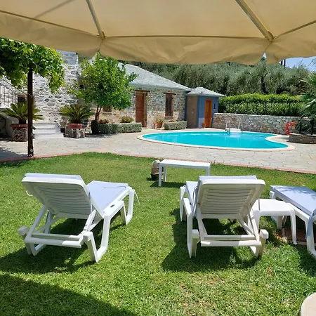 Villa The Cocoon And Olives Hut Koropi Exterior foto
