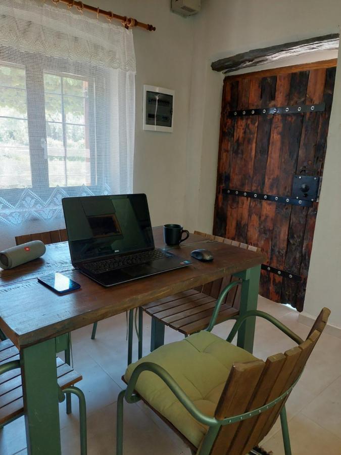The Cocoon And Olives Hut Villa