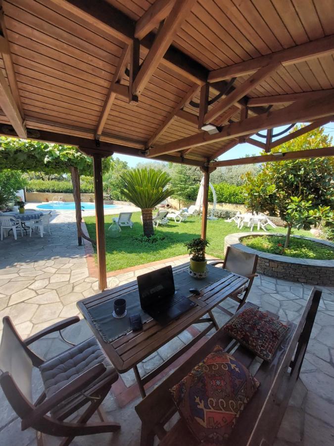 Villa The Cocoon And Olives Hut