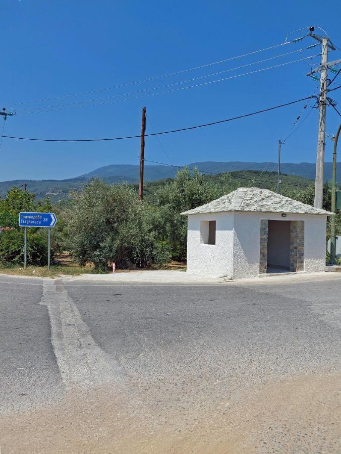 The Cocoon And Olives Hut Villa