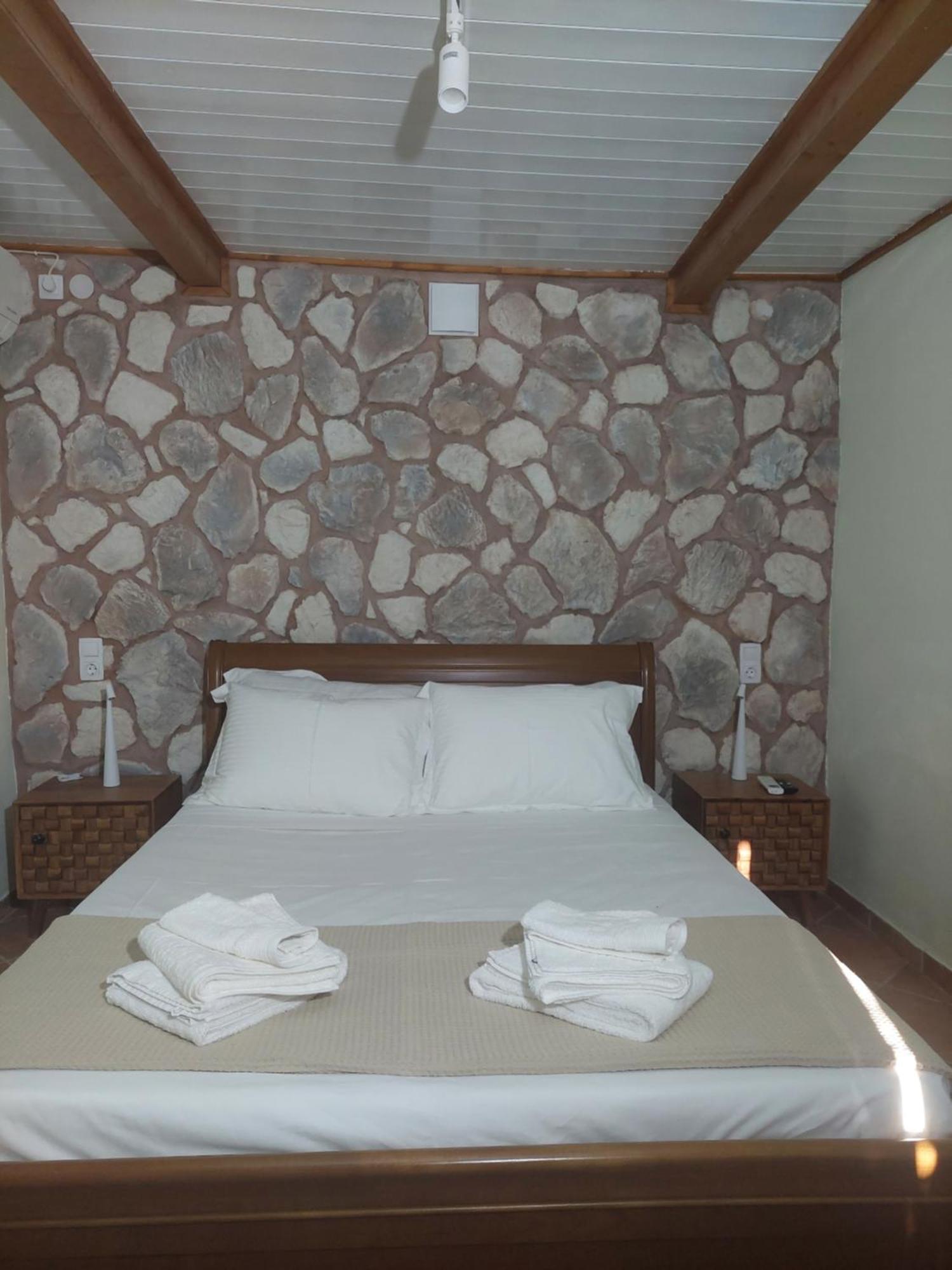 Villa The Cocoon And Olives Hut *