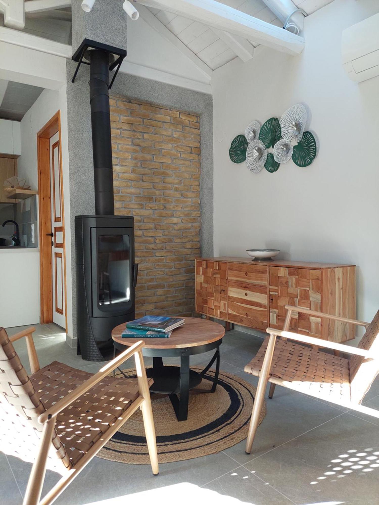 The Cocoon And Olives Hut *