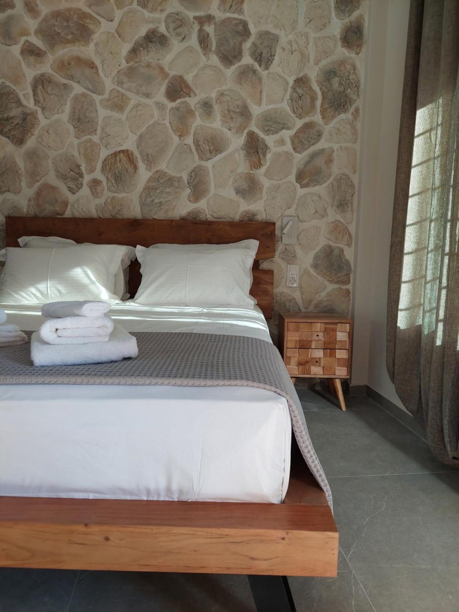 The Cocoon And Olives Hut Villa *