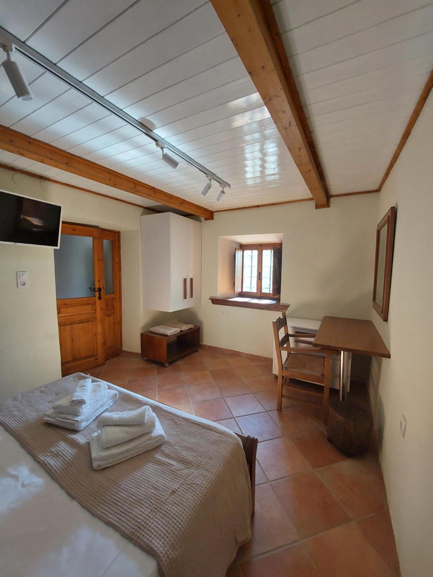 The Cocoon And Olives Hut Villa *