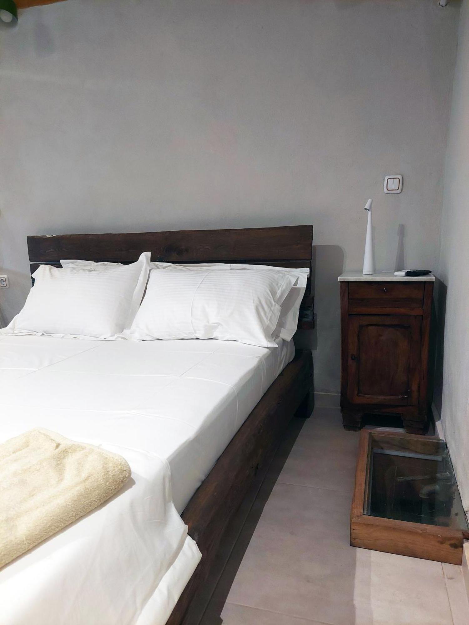 The Cocoon And Olives Hut * Koropi