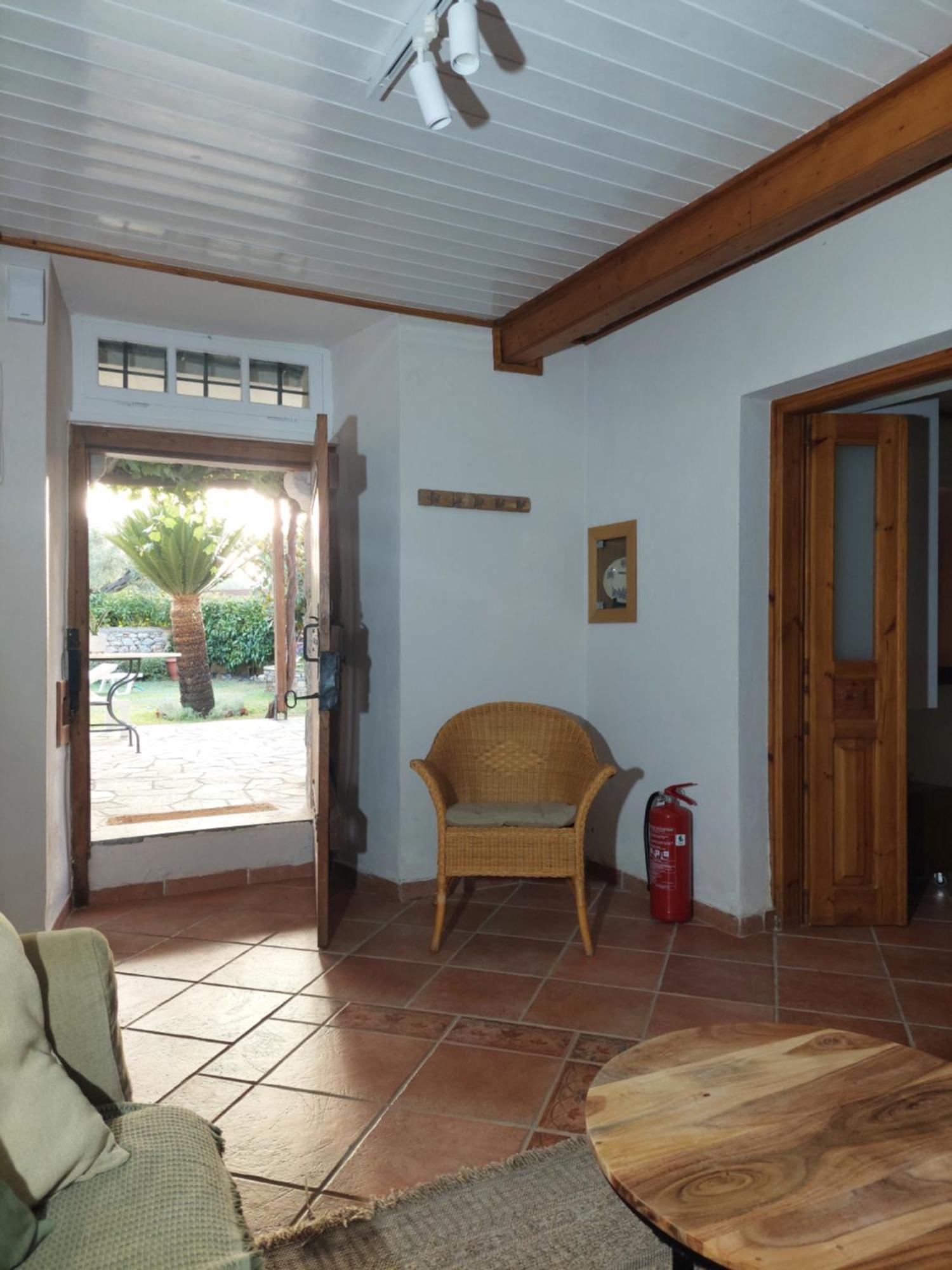The Cocoon And Olives Hut Villa *